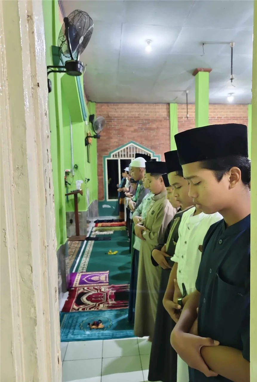 Santri Al-Qudwah Menyapa Fajar dengan Qiyamullail Jam’ah